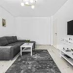 Valentin Apartman *